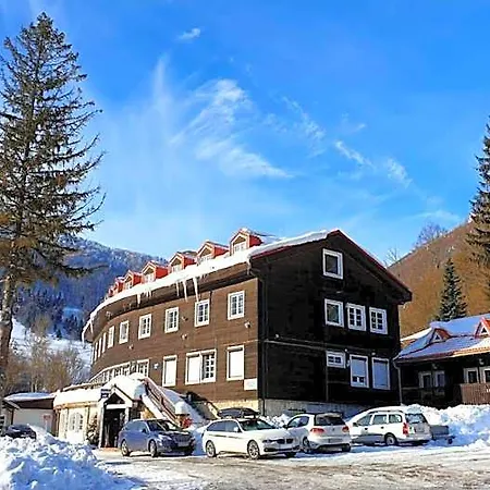 Hotel Chata Pod Sokolim 5*